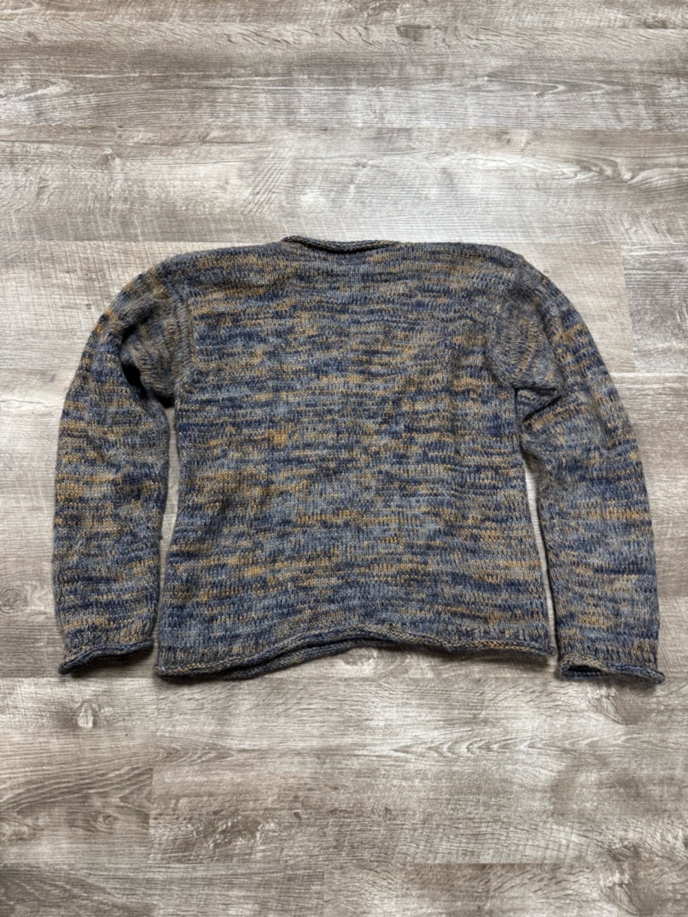 American South Side Alpaca Wool V-Neck Sweater - Picture 9 of 9